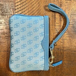 NEW Dooney & Bourke Blue Monogram Canvas & Leather Wristlet Wallet